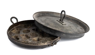 Lot 100 - A BRONZE IDLI PAN, SOUTH INDIA, 19TH CENTURY