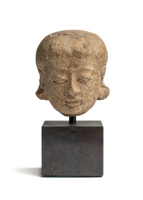 Lot 173 - A MAJAPAHIT HEAD OF A MAIDEN