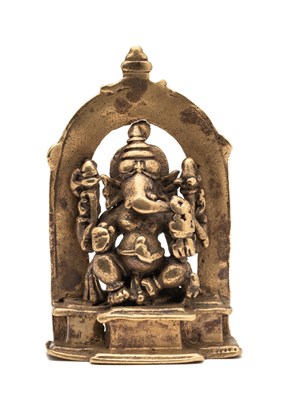 Lot 220 - AN EARLY BRONZE FIGURE OF GANESHA