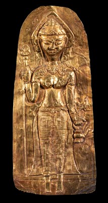 Lot 272 - A JAVANESE GOLD REPOUSSE RELIEF PLAQUE, INDONESIA, CIRCA 14TH CENTURY