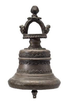 Lot 352 - â–¡  A BRONZE RITUAL BELL