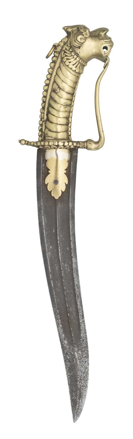 Lot 32 - A SOUTH INDIAN DAGGER (KHANJAR), 18TH CENTURY