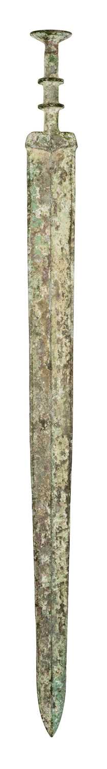 Lot 121 - A CHINESE BRONZE SWORD (JIAN), PROBABLY ZHOU DYNASTY OR EARLY WARRING STATES (1050-221 BC)