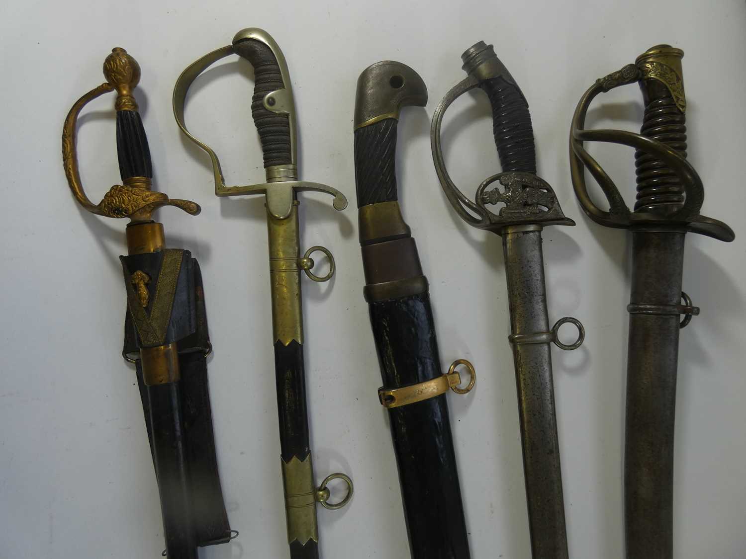 Lot 285 - A PRUSSIAN MODEL 1889 INFANTRY SWORD, AND FURTHER ITEMS