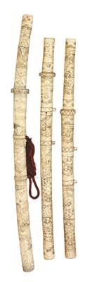 Lot 9 - A JAPANESE BONE-MOUNTED GARNITURE OF EDGED WEAPONS
