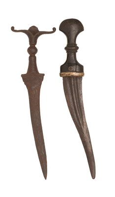 Lot 13 - TWO SOUTH INDIAN DAGGERS (CHILANUM) 16TH/17TH CENTURY