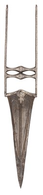 Lot 22 - AN INDIAN DAGGER (KATAR)
