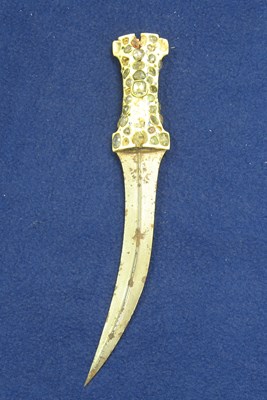 Lot 30 - AN INDO-PERSIAN DECORATED DAGGER