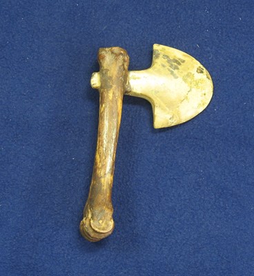 Lot 45 - A COMPOSITE AXE