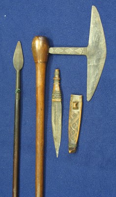 Lot 48 - AN AFRICAN DAGGER