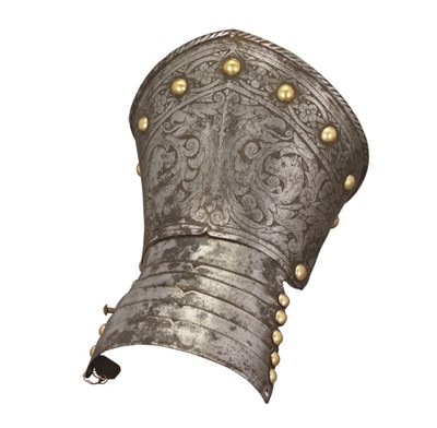 Lot 287 - AN ETCHED NORTH ITALIAN GAUNTLET