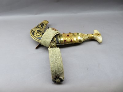 Lot 16 - â€¡ËœAN ARAB DAGGER (JAMBIYA), 20TH CENTURY