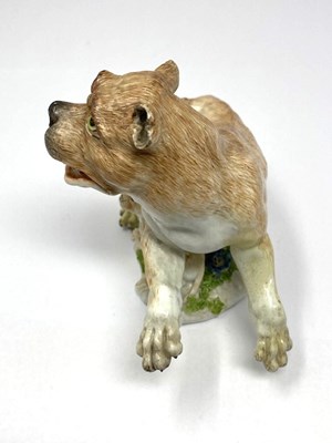 Lot 14 - A MEISSEN GROUP OF A LIONESS AND CUB, CIRCA 1745-50