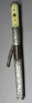 Lot 101 - A HIMALAYAN DAGGER