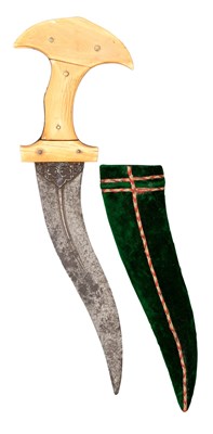 Lot 122 - AN INDIAN DAGGER (KHANJARLI)