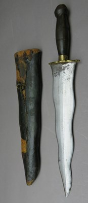 Lot 129 - A SOUTH INDIAN DAGGER