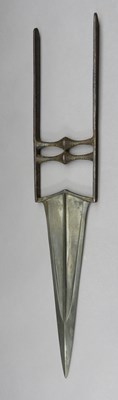 Lot 248 - A GROUP OF SIX DAGGERS AND SMALL KNIVES