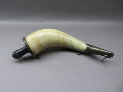 Lot 318 - A GUNNER'S POWDER HORN