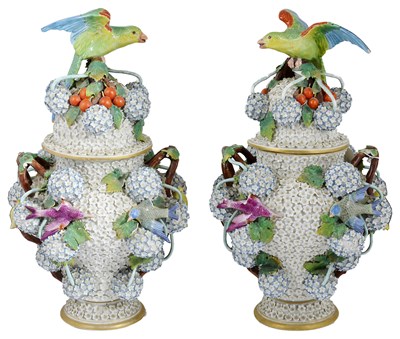 Lot 29 - A PAIR OF GERMAN PORCELAIN 'SCHNEEBALLEN' VASES AND COVERS