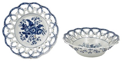 Lot 42 - A NEAR PAIR OF WORCESTER BLUE AND WHITE BASKETS