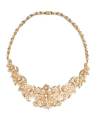 Lot 318 - GOLD AND PEARL NECKLACE, 1890s