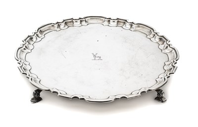 Lot 194 - A GEORGE V SILVER SALVER, MAPPIN & WEBB LTD., SHEFFIELD, 1930