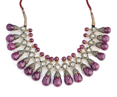 Lot 487 - INDIAN RUBY AND DIAMOND NECKLACE