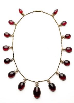 Lot 319 - GOLD AND GARNET NECKLACE, 1880s