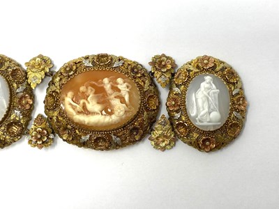 Lot 305 - GOLD AND SHELL CAMEO BRACELET, 1820s