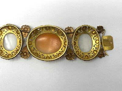 Lot 305 - GOLD AND SHELL CAMEO BRACELET, 1820s