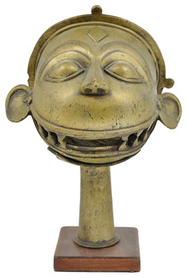 Lot 175 - A BRASS STANDARD FINIAL