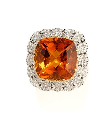 Lot 477 - CITRINE AND DIAMOND COCKTAIL RING