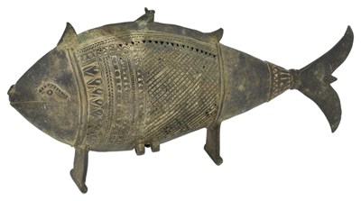 Lot 183 - A BRONZE INCENSE BURNER(?) IN THE FORM OF A FISH