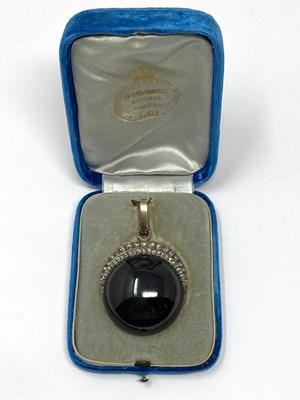 Lot 504 - GARNET CARBUNCLE AND DIAMOND PENDANT, 1880s