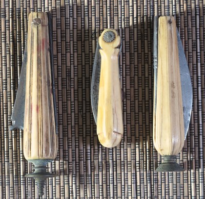 Lot 279 - ~THREE FOLDING KNIVES