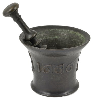 Lot 303 - A CHARLES II BELL METAL MORTAR