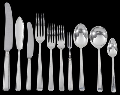 Lot 395 - A SET OF GEORGE V TABLE SILVER