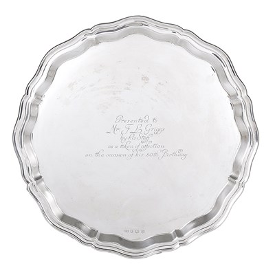 Lot 423 - A SILVER SALVER