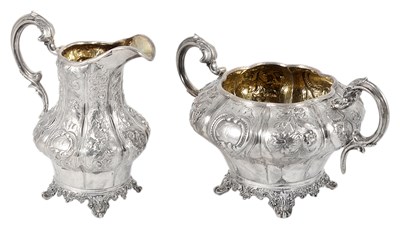 Lot 440 - A VICTORIAN SILVER MILK JUG AND SUGAR BOWL