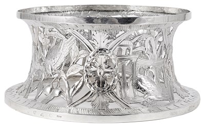 Lot 458 - AN IRISH GEORGE III SILVER DISH RING