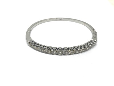 Lot 353 - DIAMOND HINGED BANGLE