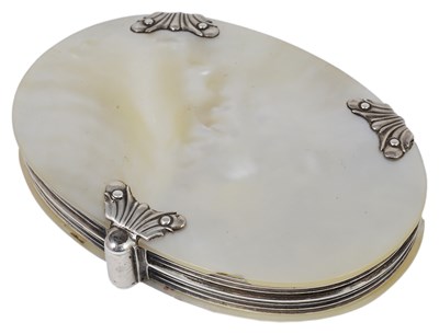 Lot 478 - A SILVER AND MOTHER-OF-PEARL MAGNIFYING GLASS