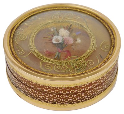 Lot 483 - A FRENCH GOLD-MOUNTED BLONDE HORN SNUFF BOX