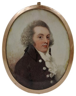 Lot 521 - ~A PORTRAIT MINIATURE OF A GENTLEMAN