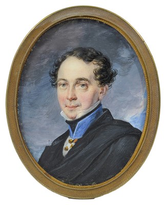 Lot 527 - ~A PORTRAIT MINIATURE OF A GENTLEMAN