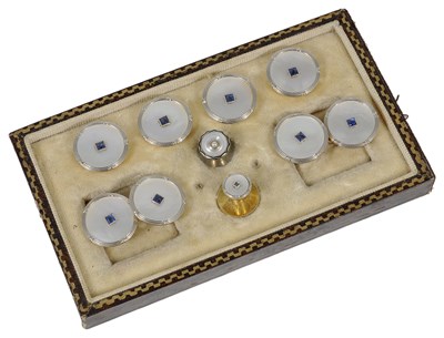 Lot 550 - GENTLEMAN'S MOTHER OF PEARL AND SAPPHIRE DRESS SET