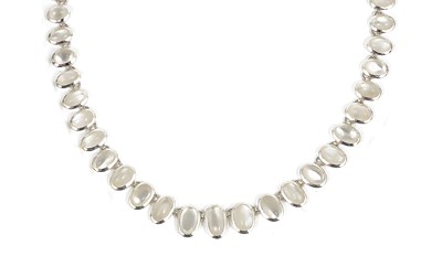 Lot 551 - SILVER AND MOONSTONE NECKLACE