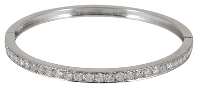 Lot 553 - DIAMOND HINGED BANGLE