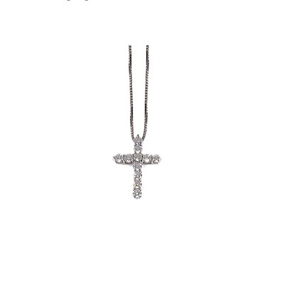 Lot 555 - DIAMOND CROSS PENDANT