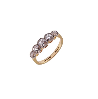 Lot 586 - DIAMOND FIVE STONE RING